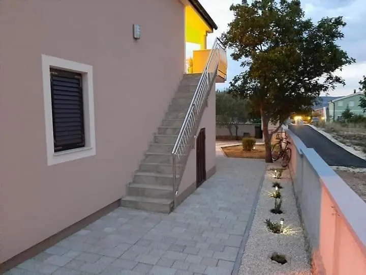 Apartment Pajo II Seline Croatia