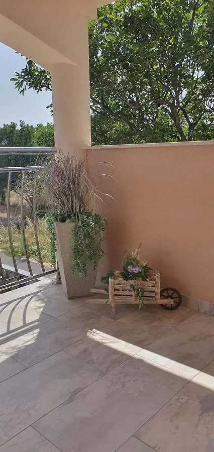 Apartment Pajo II Seline Croatia